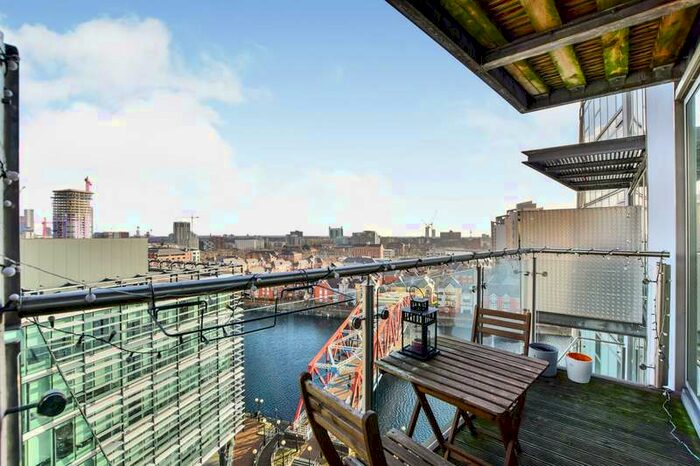 2 Bedroom Apartment To Rent In Nv Buildings, The Quays, Salford, M50
