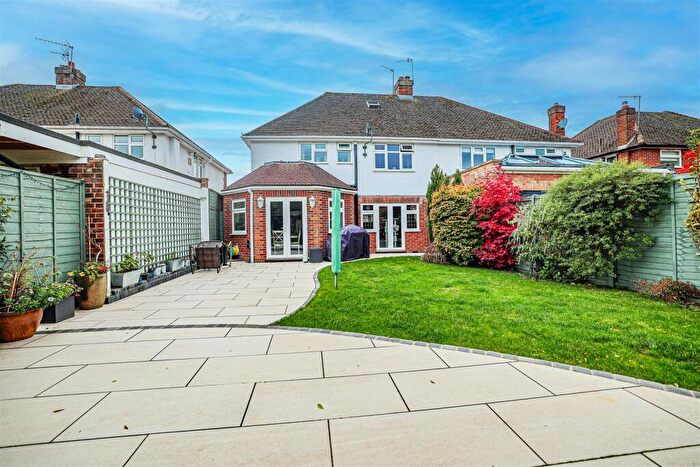 4 Bedroom Semi-Detached House For Sale In Brickfield Avenue, Hemel Hempstead, HP3