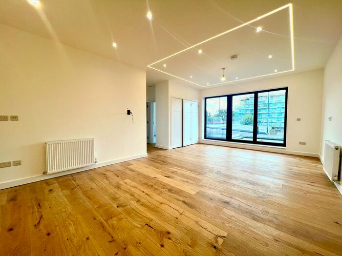 2 Bedroom Flat To Rent In Dollis Hill Lane, London, NW2