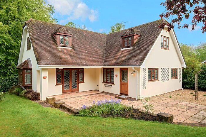 3 Bedroom Detached House To Rent In Green Dene, East Horsley, Leatherhead, KT24