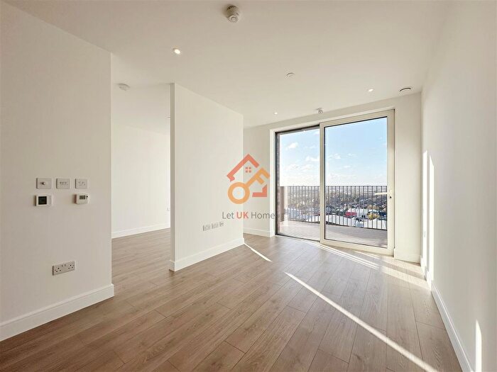 Studio To Rent In Waterview House, Quay Walk, Wembley, HA0