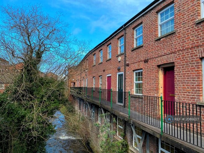 2 Bedroom Flat To Rent In Brookside Mill, Macclesfield, SK11
