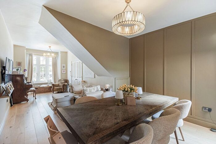 3 Bedroom Terraced House For Sale In Alton Road, Richmond, TW9