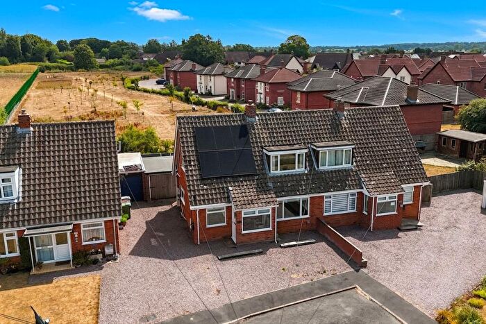 4 Bedroom Semi-Detached House For Sale In Manor Ridge, Blofield, Norwich, NR13