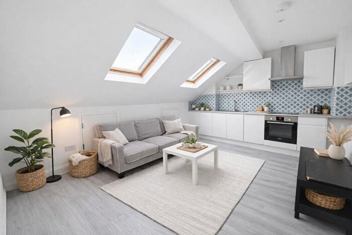 2 Bedroom Flat To Rent In East End Road, East Finchley, N2