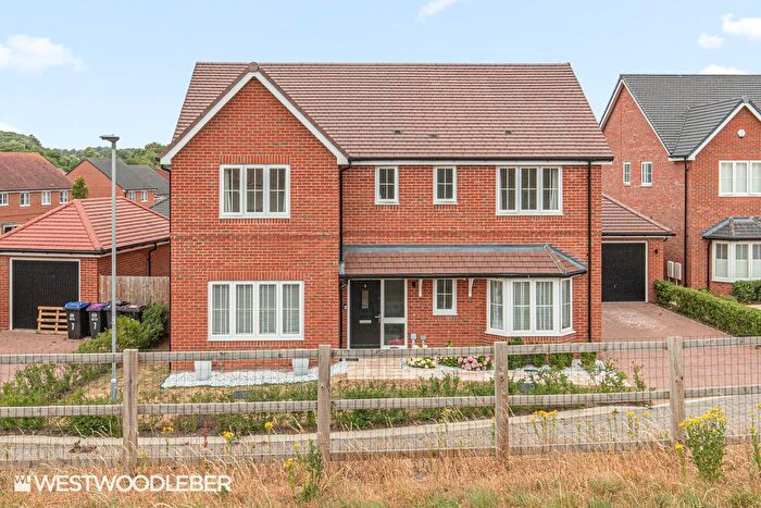 4 Bedroom Detached House For Sale In Wheatfield Gardens, Puckeridge, Ware, SG11