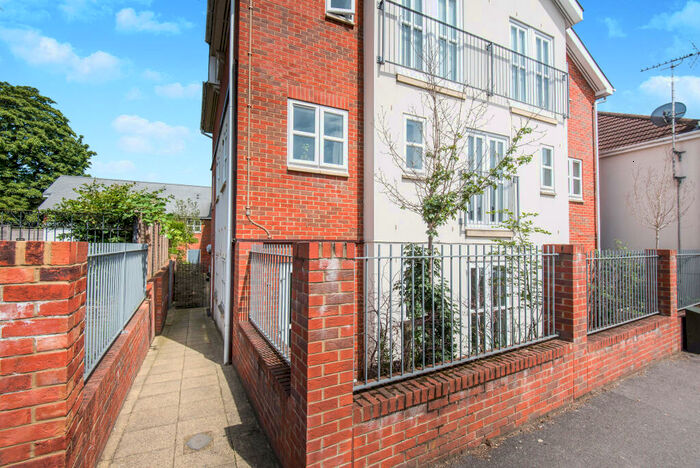 2 Bedroom Apartment To Rent In Worplesdon Road, Guildford, GU2