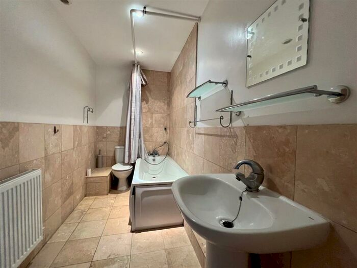 Studio To Rent In Arundel Street, PO1