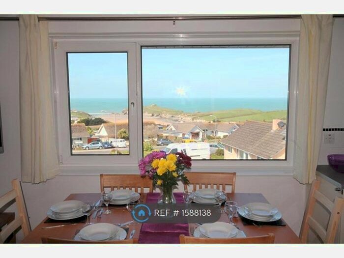 2 Bedroom Flat To Rent In Porth, Newquay, TR7