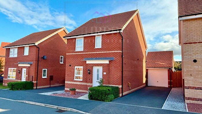 3 Bedroom Detached House For Sale In Monckton Road, Pontefract, West Yorkshire, WF8
