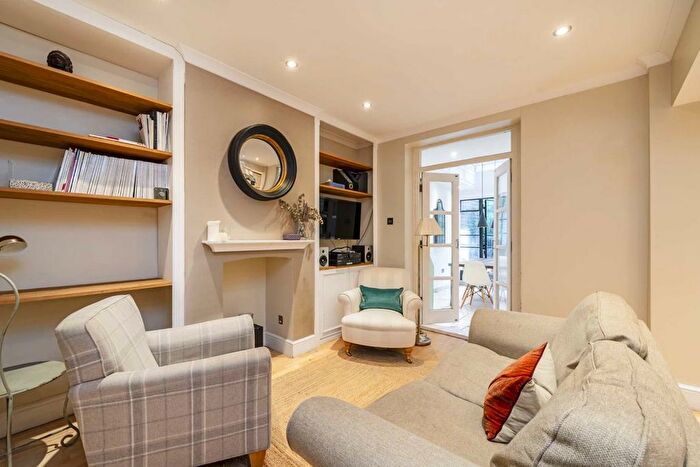 2 Bedroom Flat To Rent In Cambridge Street, London, SW1V