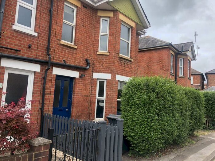 3 Bedroom House To Rent In Bedroom House In Winton, BH9