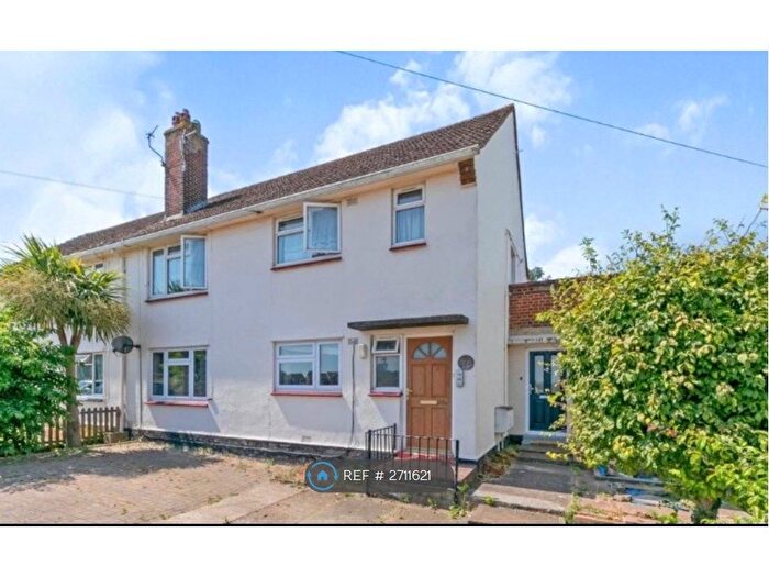 2 Bedroom Flat To Rent In Cumberland Avenue, Maidstone, ME15