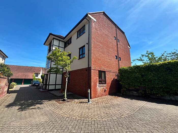 2 Bedroom Apartment For Sale In Grammar School Lane, Wimborne, BH21