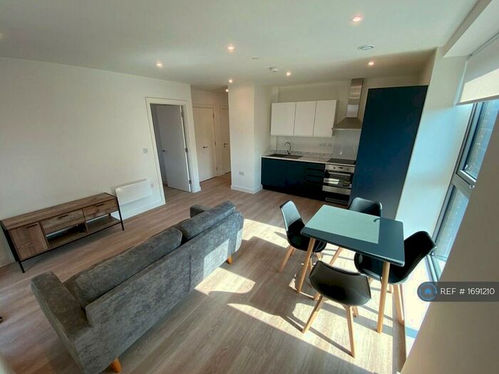 2 Bedroom Flat To Rent In New Kings Head Yard, Salford, M3
