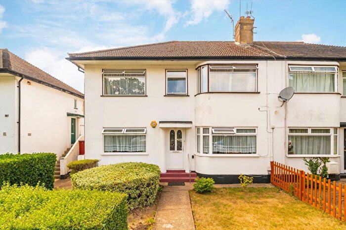 2 Bedroom Maisonette For Sale In Cavendish Avenue, Ealing, W13