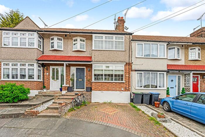 3 Bedroom Property To Rent In Lime Close, Buckhurst Hill, IG9