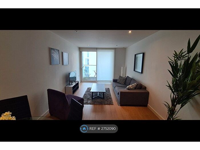 2 Bedroom Flat To Rent In Keats Apartments, Croydon, CR0