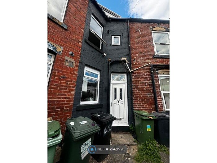 2 Bedroom Terraced House To Rent In Whingate, Leeds, LS12