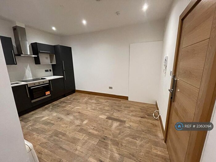 1 Bedroom Flat To Rent In Lower Addiscombe Road, Croydon, CR0