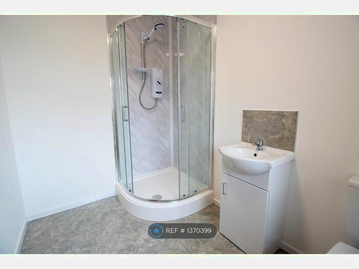 1 Bedroom Flat To Rent In Crossgates, Leeds, LS15