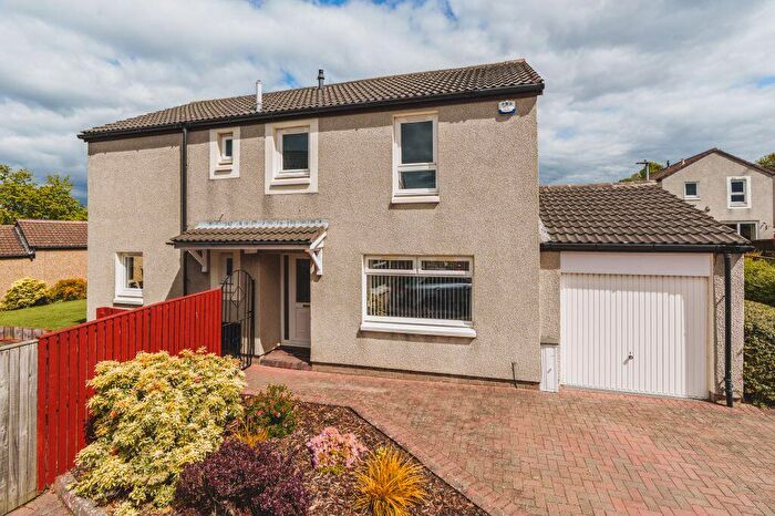 4 Bedroom Detached Villa For Sale In Fauldburn, Edinburgh, EH12