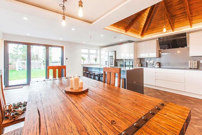 5 Bedroom Bungalow To Rent In Sewardstone Road, Epping Forest, London, E4