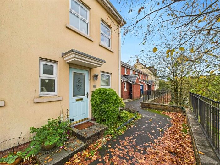3 Bedroom Semi Detached House For Sale In Oakfields, Tiverton, EX16