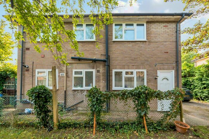 2 Bedroom Maisonette To Rent In Maidenhead, Berkshire, SL6