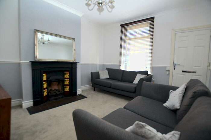 2 Bedroom End Of Terrace House To Rent In Jarrow Road, Sharrow Vale, S11