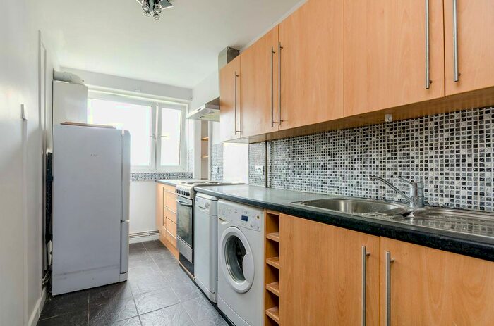 1 Bedroom Flat To Rent In Tangley Grove, Roehampton, London, SW15