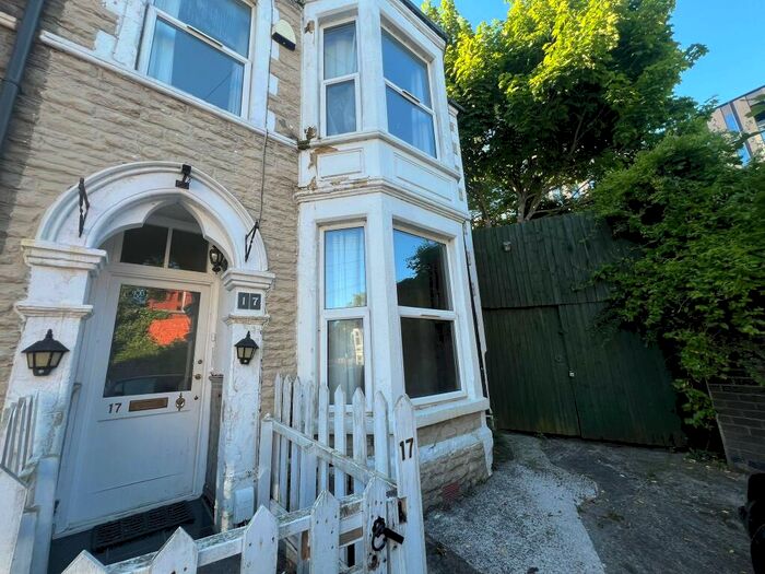 5 Bedroom House To Rent In Colum Place, Cardiff, CF10