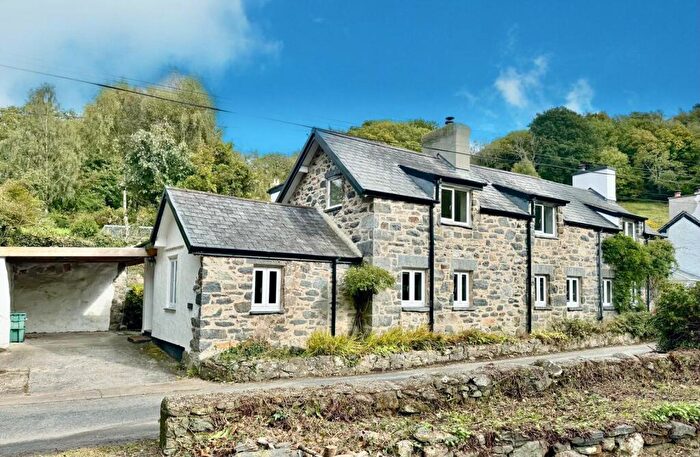 3 Bedroom House For Sale In Melin-Y-Coed, Llanrwst, LL26
