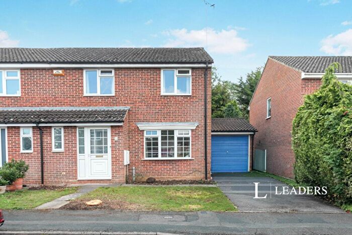 4 Bedroom Semi-Detached House To Rent In Hare Close, Buckingham, MK18