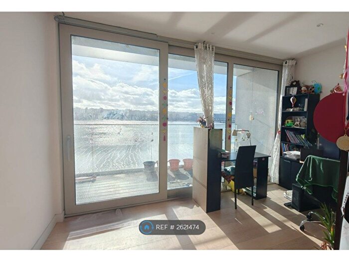 2 Bedroom Flat To Rent In Liner House, London, E16