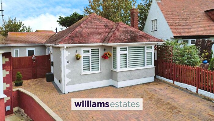 3 Bedroom Detached Bungalow For Sale In Berwyn Crescent, Prestatyn, LL19