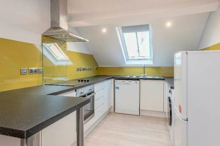 2 Bedroom Flat To Rent In Lymore Gardens Bath, BA2 1aq #684992