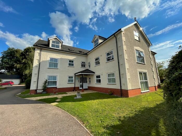 2 Bedroom Flat To Rent In Courtland Road, Wellington, TA21