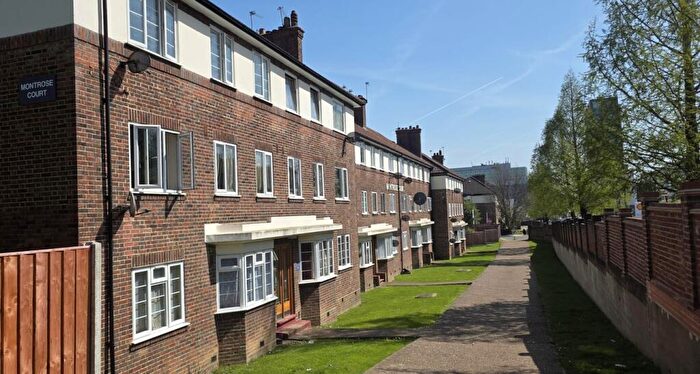 2 Bedroom Flat For Sale In Montrose Court, London, The Hyde, Colindale, NW9