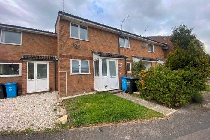 2 Bedroom Property To Rent In Chetnole Close, Poole, BH17