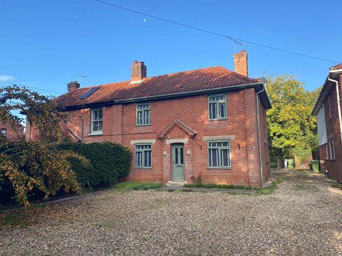 4 Bedroom Semi-Detached House To Rent In Church Road, Dereham, NR20