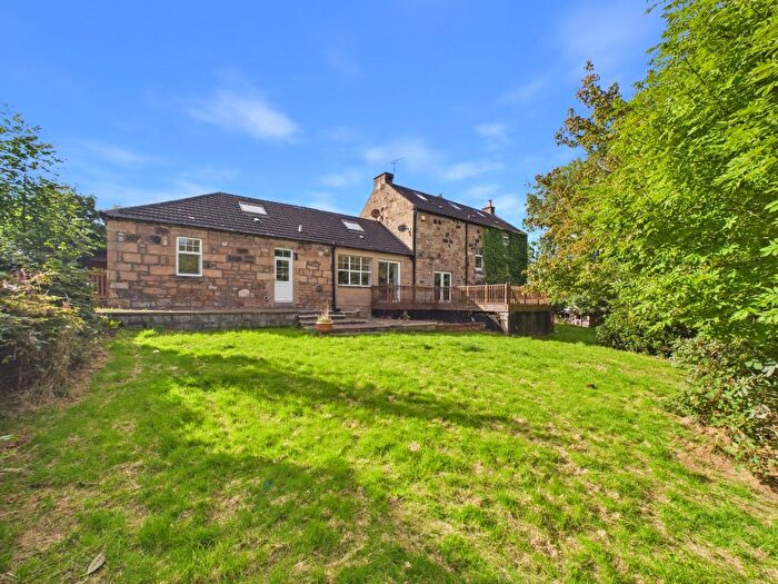 4 Bedroom Semi-Detached House For Sale In Fishescoates Avenue, Rutherglen, South Lanarkshire, G73