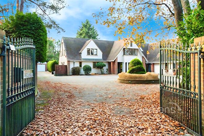 4 Bedroom Detached House To Rent In Winkfield Road, Ascot, SL5