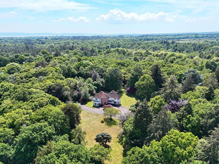 6 Bedroom Detached House For Sale In Rollestone Road, Holbury, Southampton, SO45