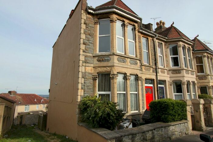 Flat To Rent In Jubilee Road, Knowle, Bristol, BS4