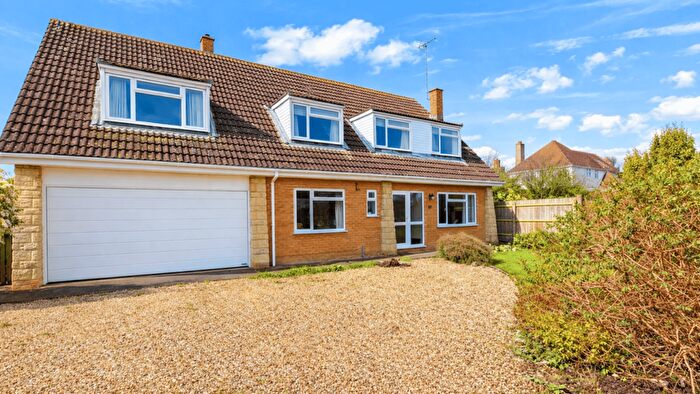 5 Bedroom Detached House For Sale In Queens Walk, Stamford, PE9