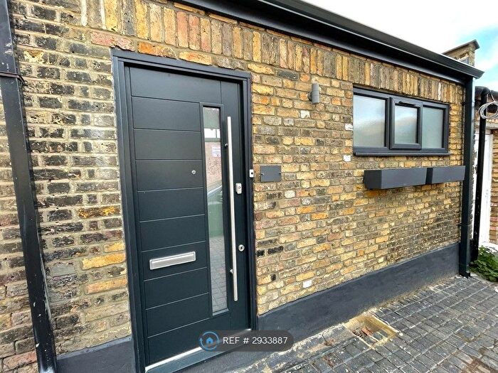 1 Bedroom Flat To Rent In Chingford Road, London, E17