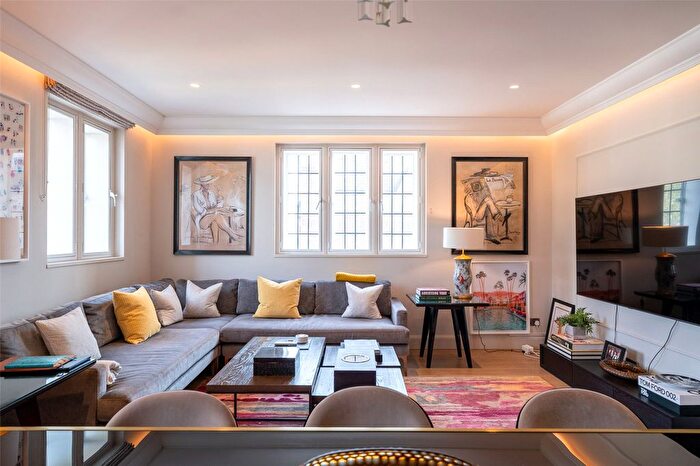 3 Bedroom Flat To Rent In Mallord Street, Chelsea, SW3