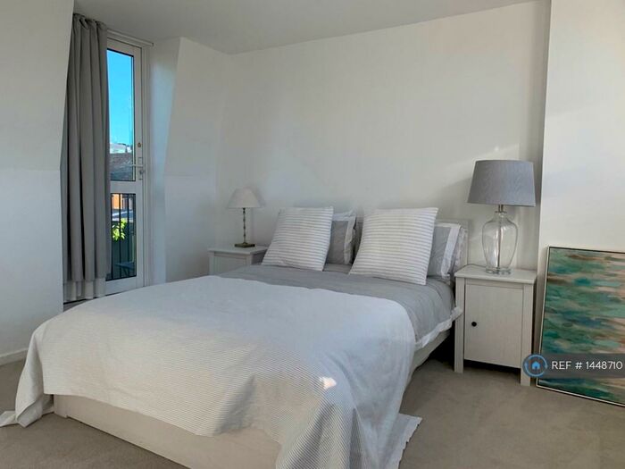 3 Bedroom Maisonette To Rent In Starcross Street, London, NW1