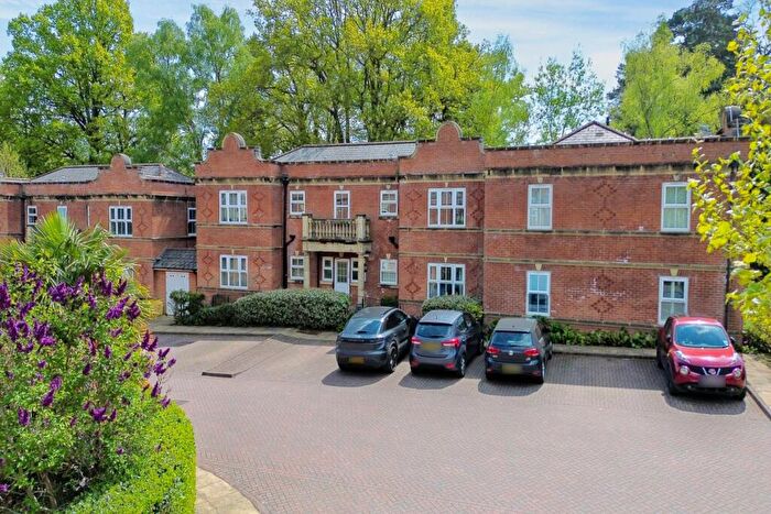 1 Bedroom Flat For Sale In Franklin Court, Wormley, Godalming, Surrey, GU8